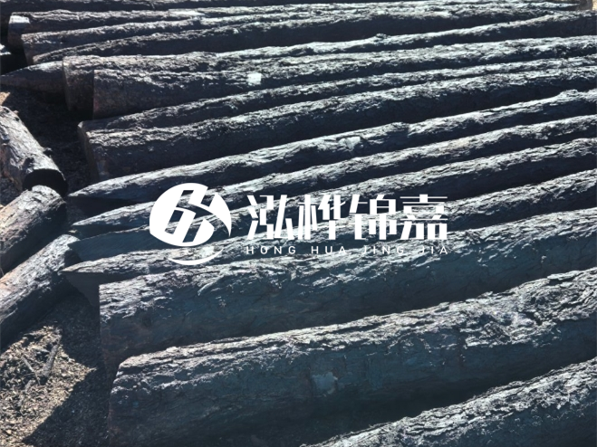 經(jīng)過(guò)防腐處理的松木樁價(jià)格貴多少？炭化處理的松木樁貴多少？